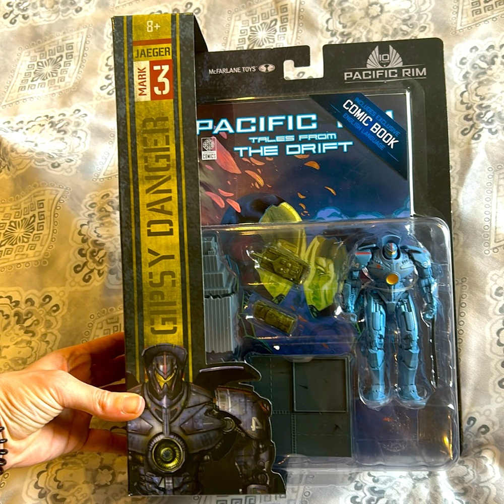 Gypsy danger, action figure  🎮👾